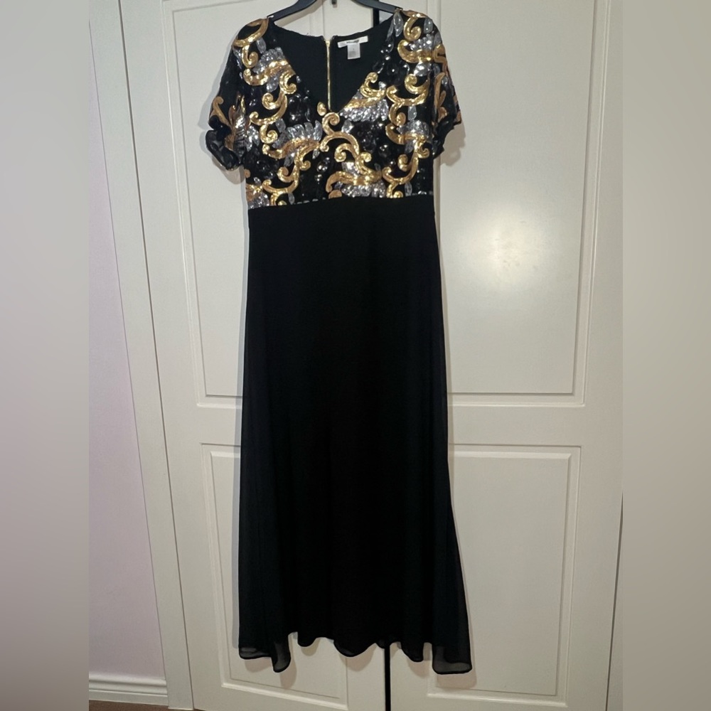 Black sequence gown in great condition